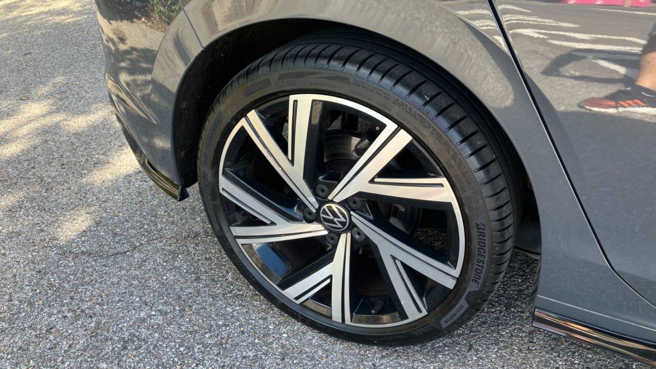 Volkswagen Golf view 12