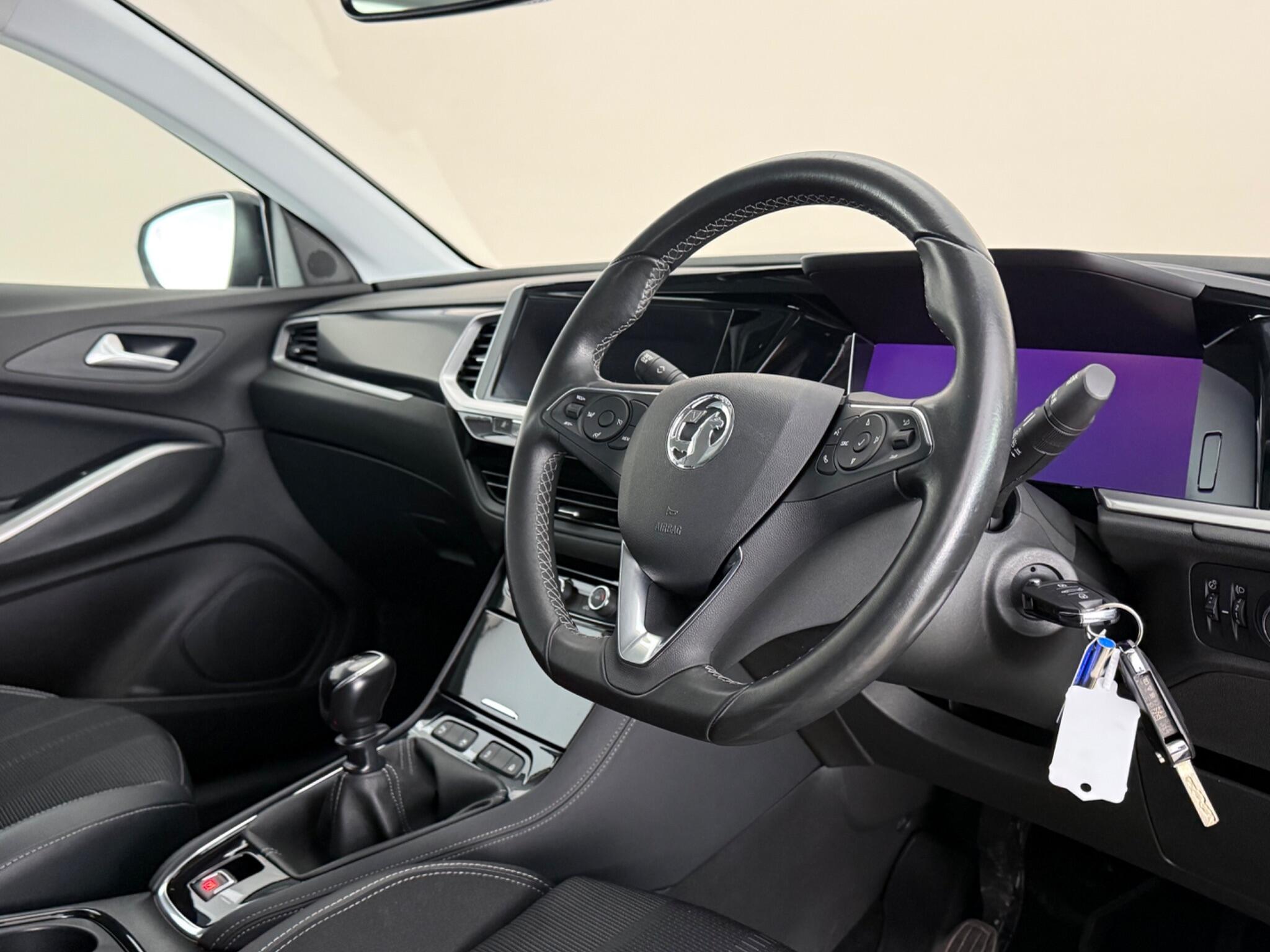 Vauxhall Grandland view 3