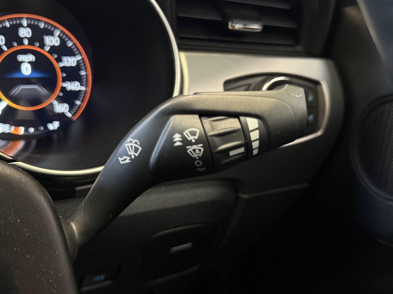 Ford Mustang view 40