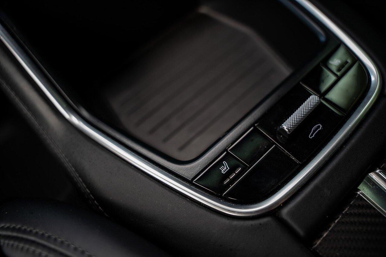 Porsche Panamera view 76