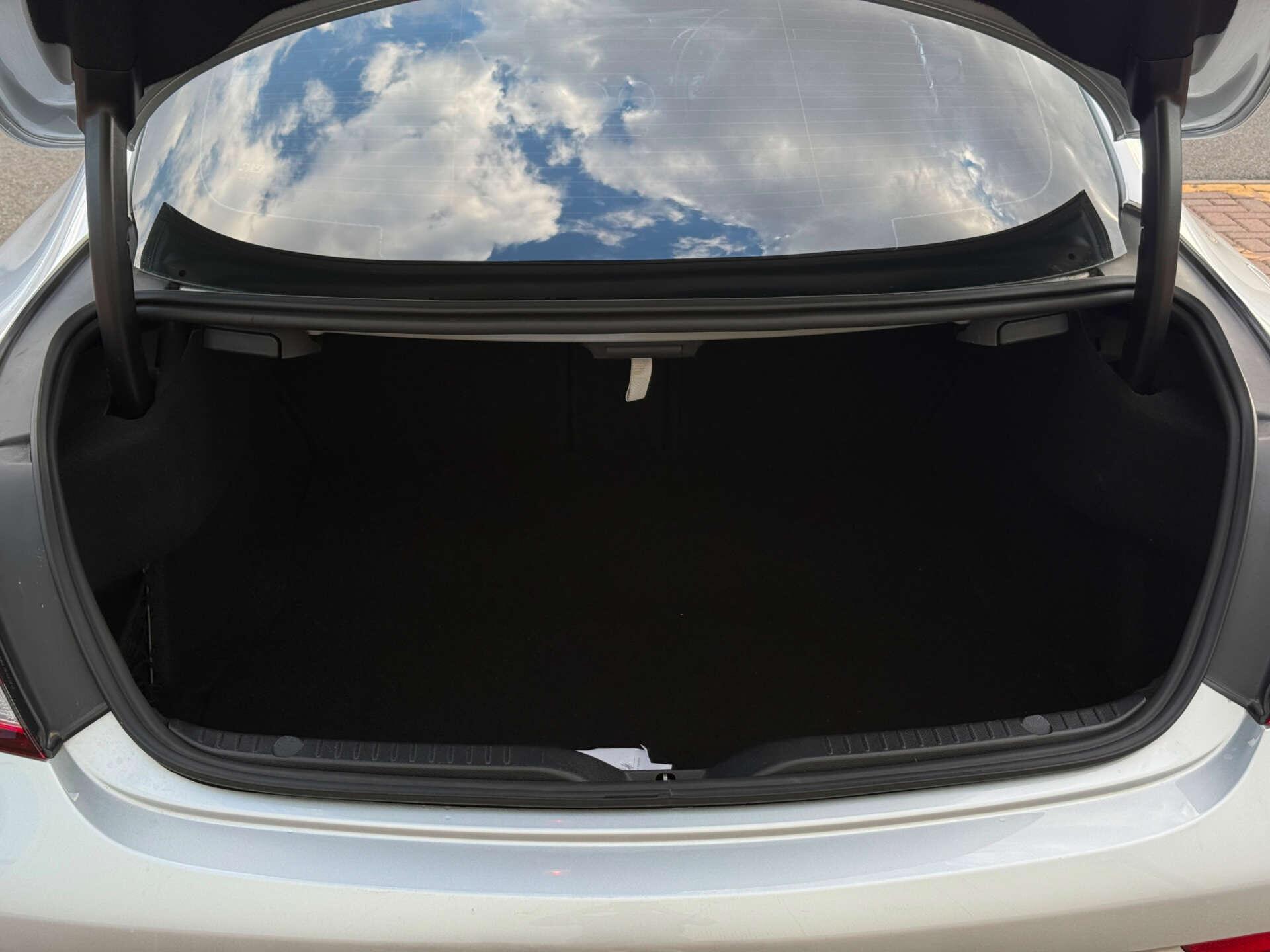 Mercedes-Benz C Class view 31