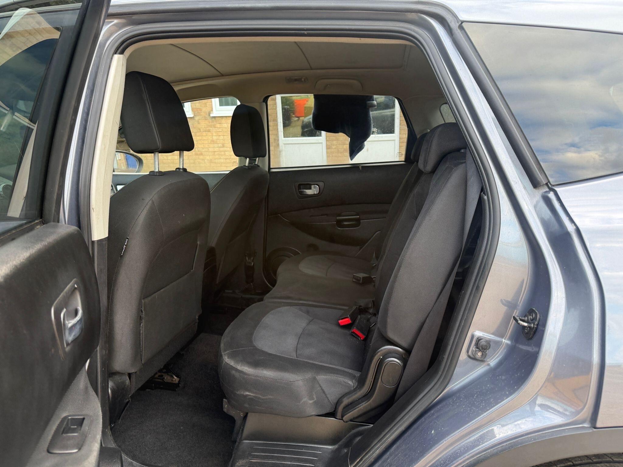Nissan Qashqai+2 view 14