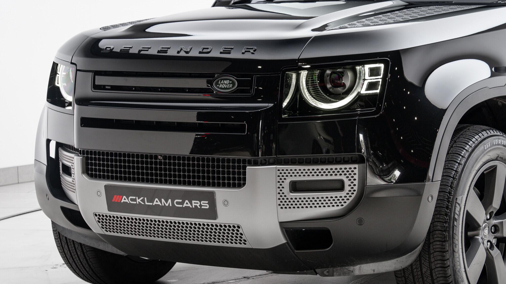 Land Rover Defender 90 view 9