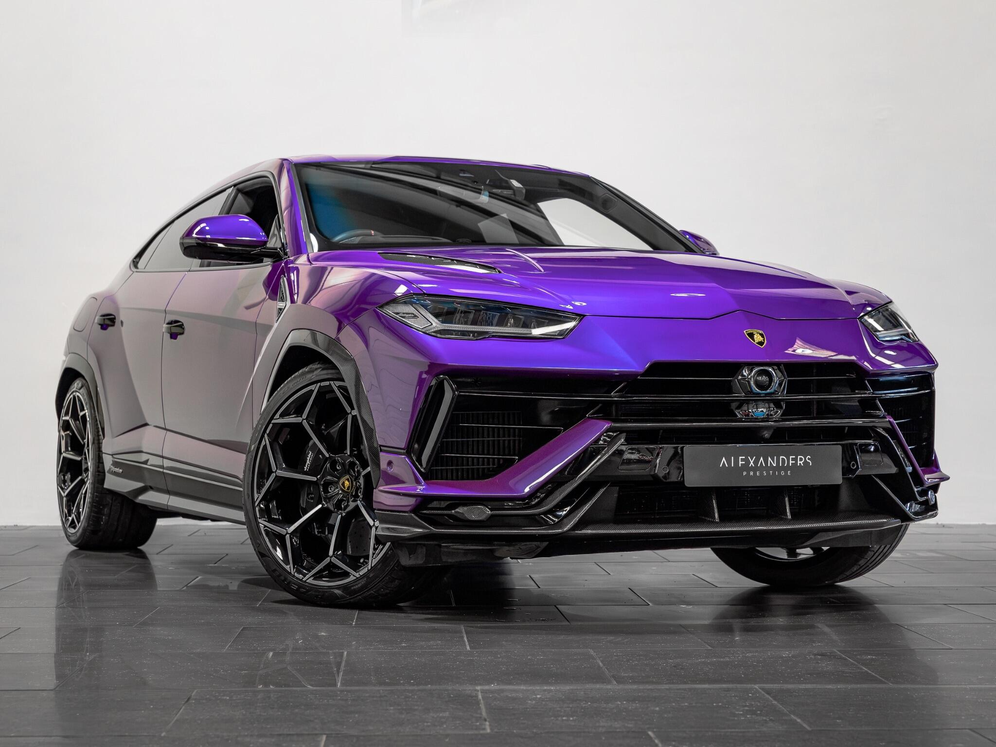 Lamborghini Urus view 7