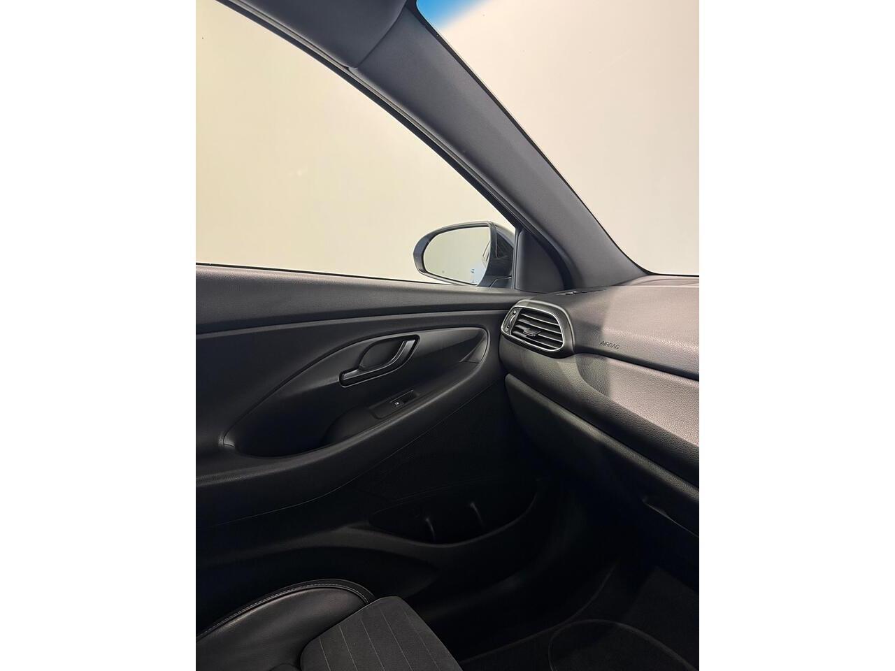 Hyundai i30 view 28