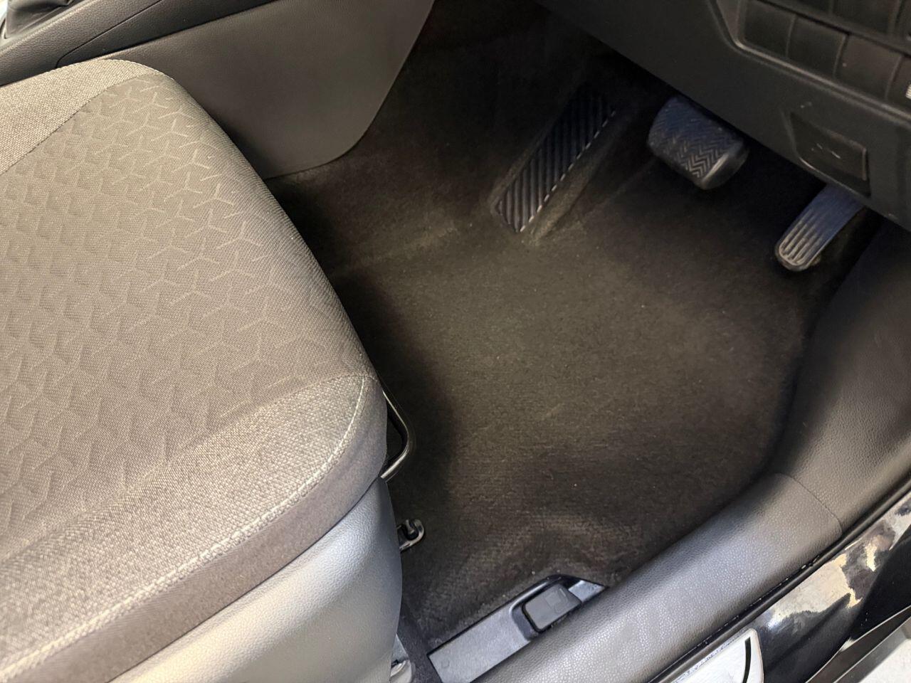 Toyota Yaris Cross view 18