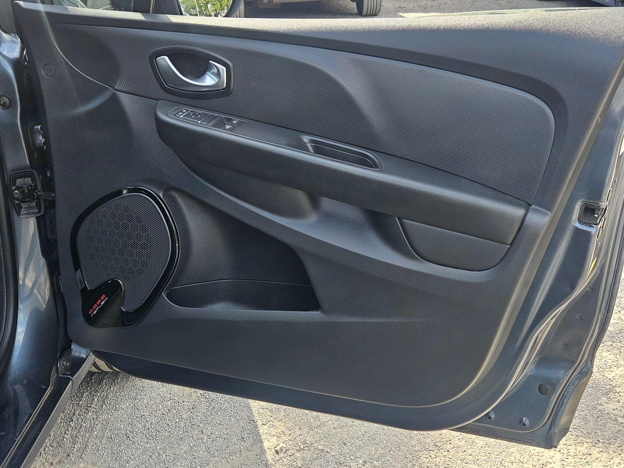 2018 Renault Clio image 39