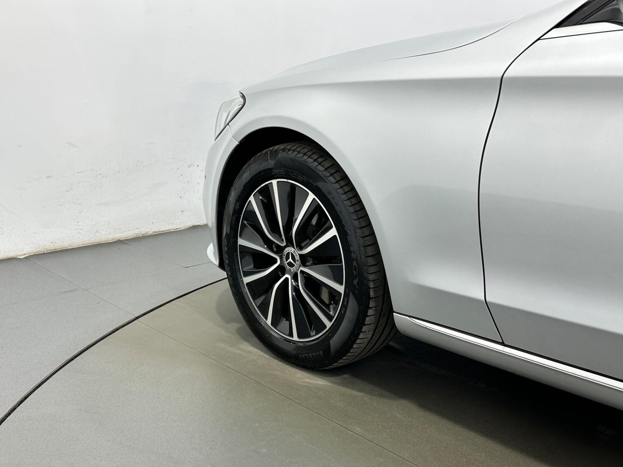 Mercedes-Benz C-Class view 51