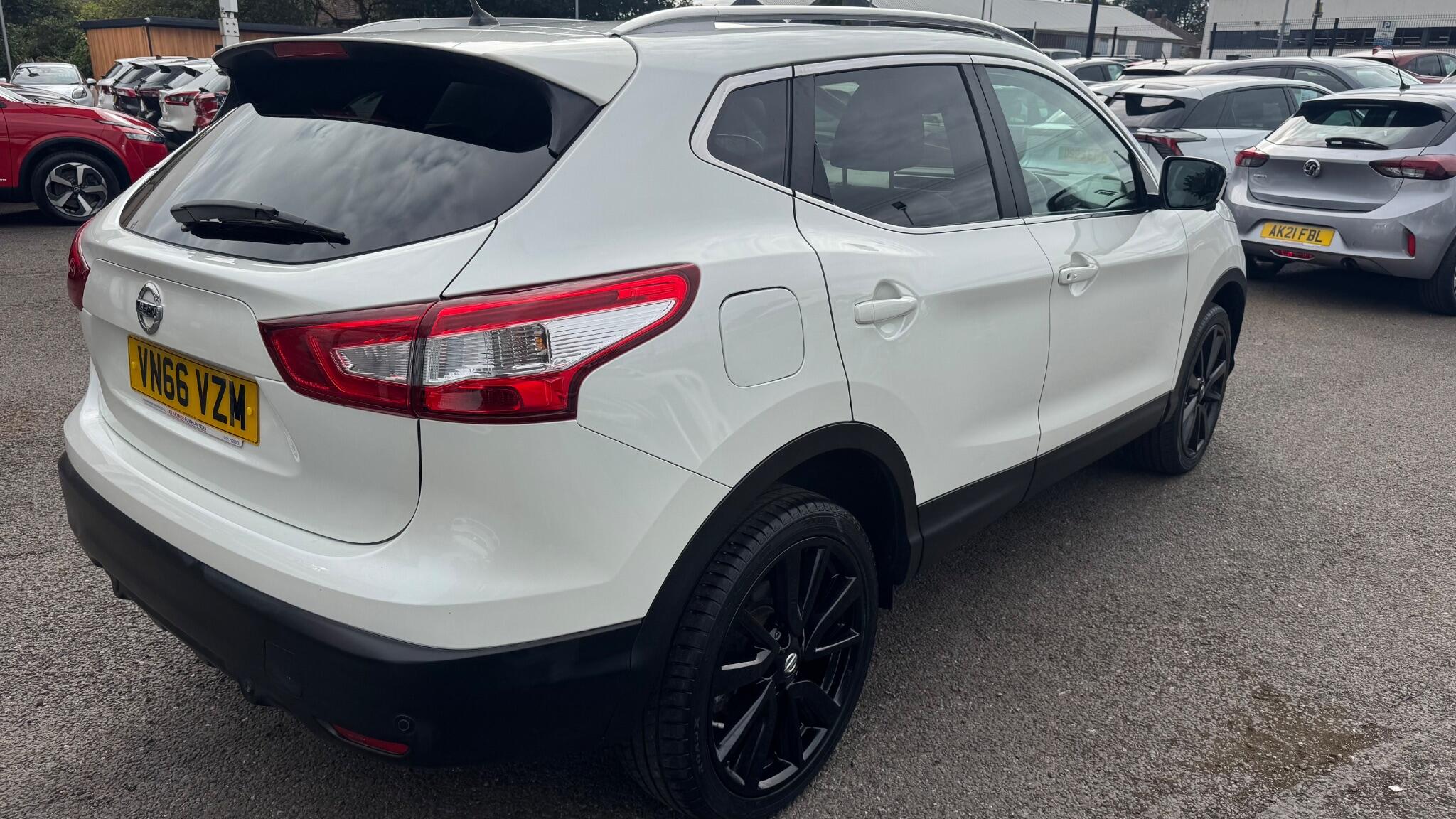 Nissan Qashqai view 16