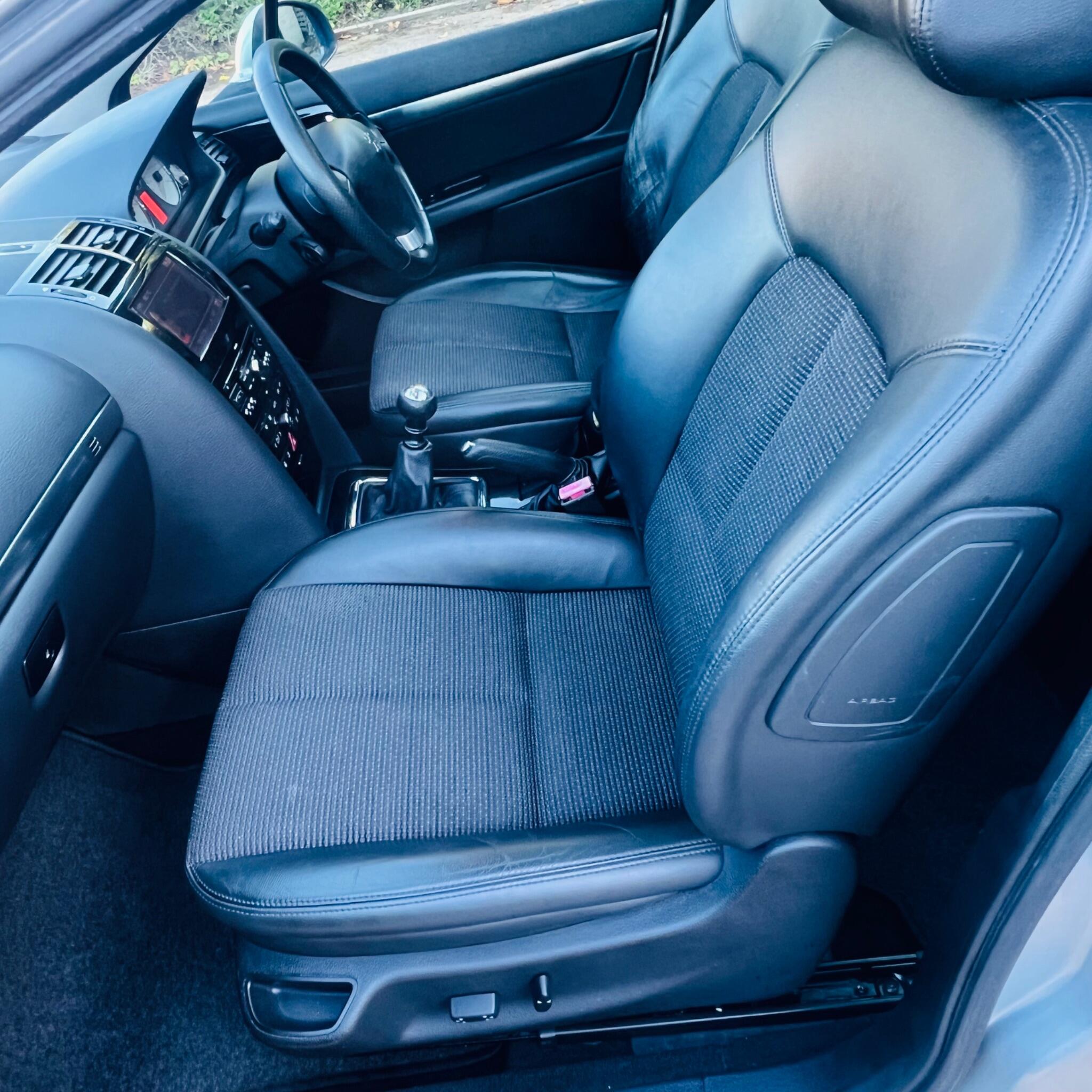 Peugeot 407 view 19