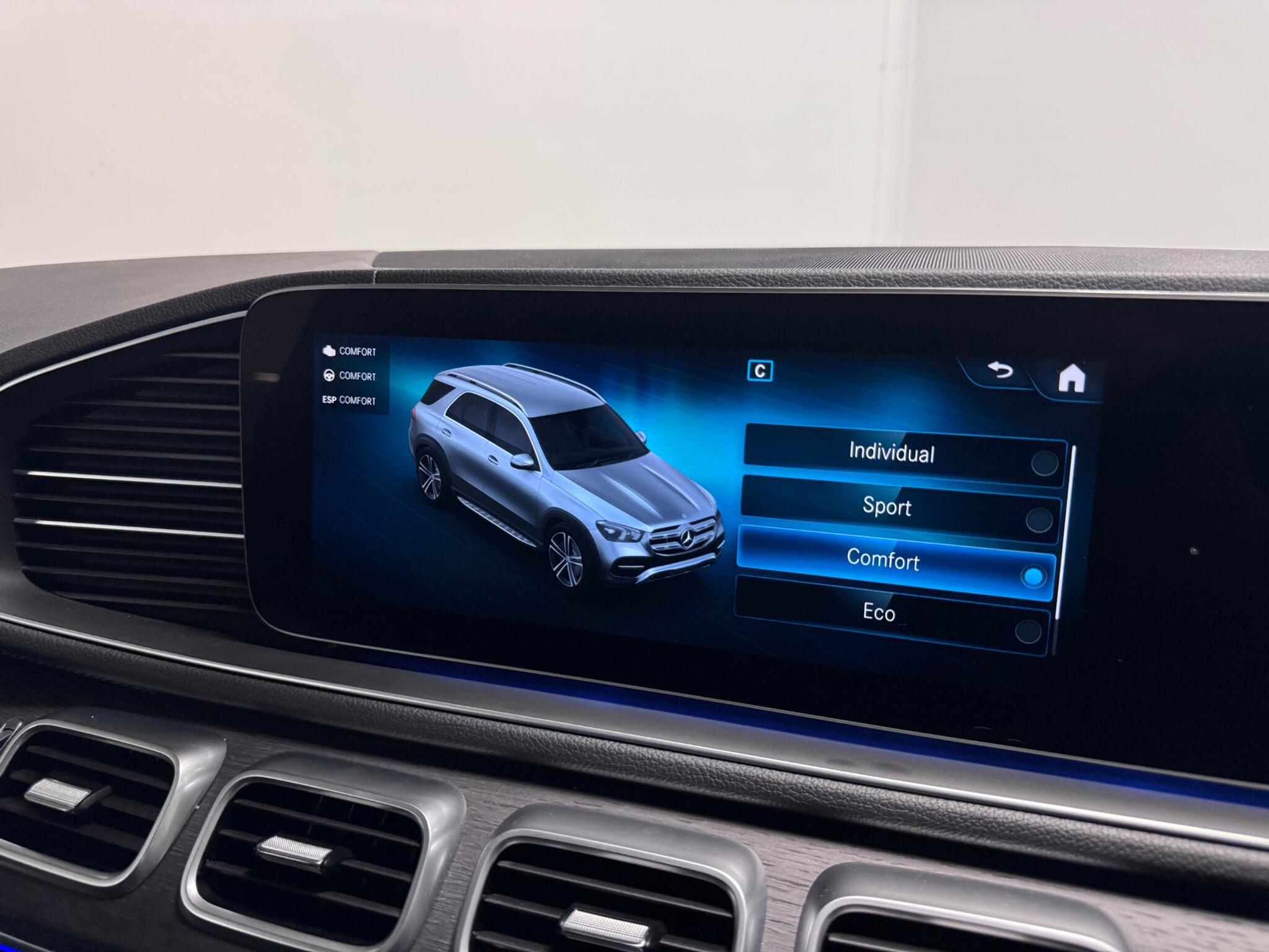 Mercedes-Benz Gle view 69