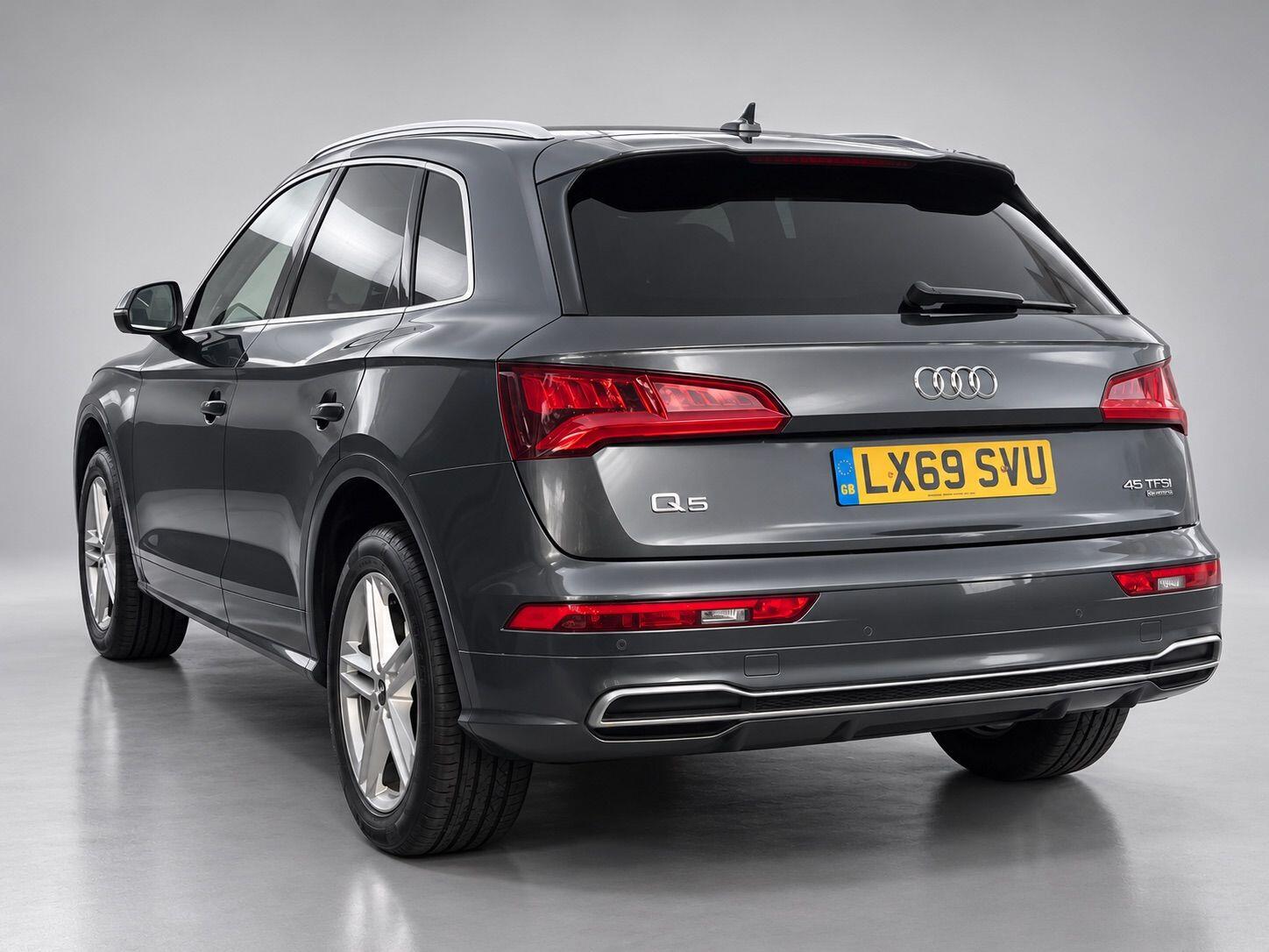 Audi Q5 view 9