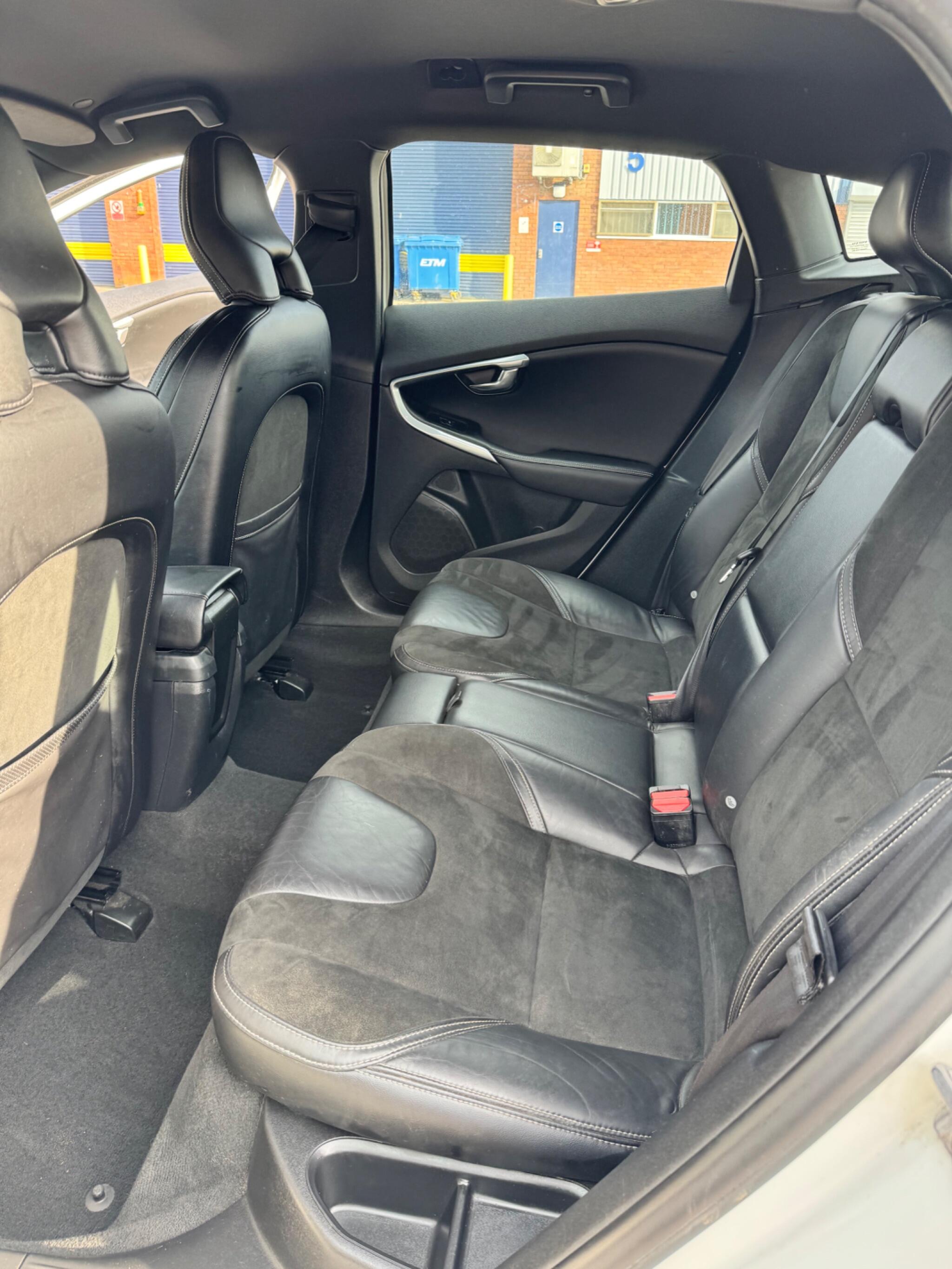 Volvo V40 view 25