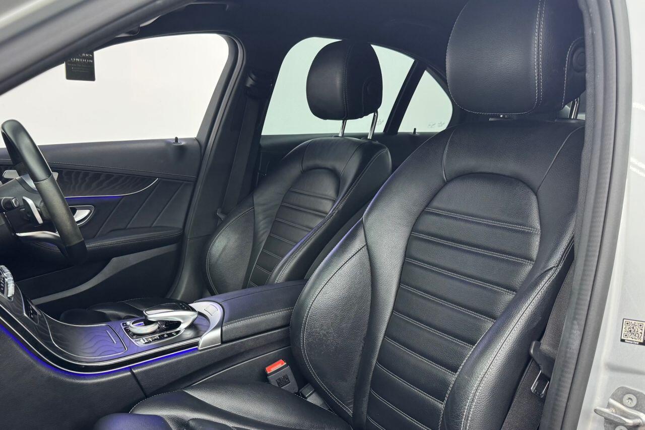Mercedes-Benz C-Class view 49