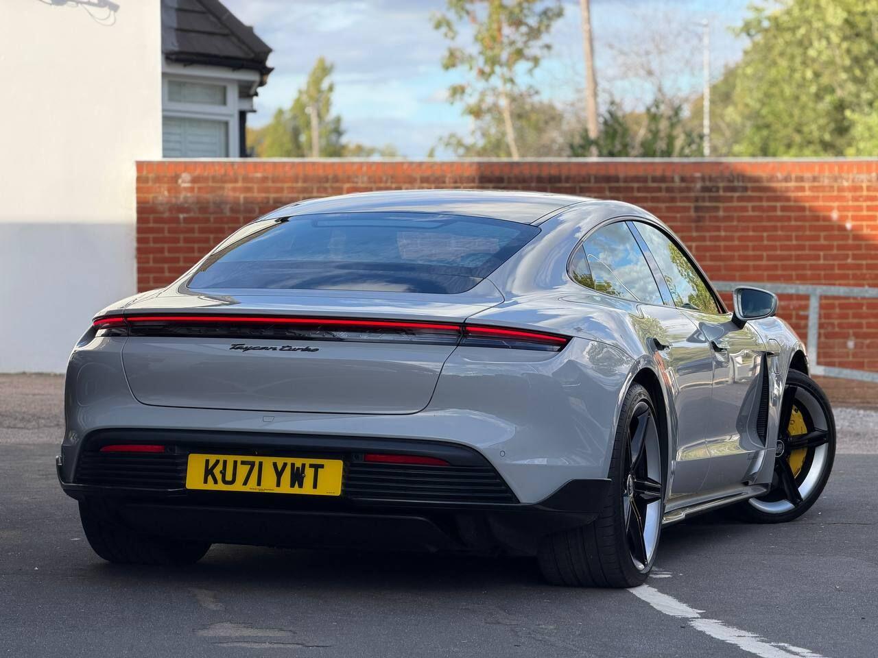Porsche Taycan view 86