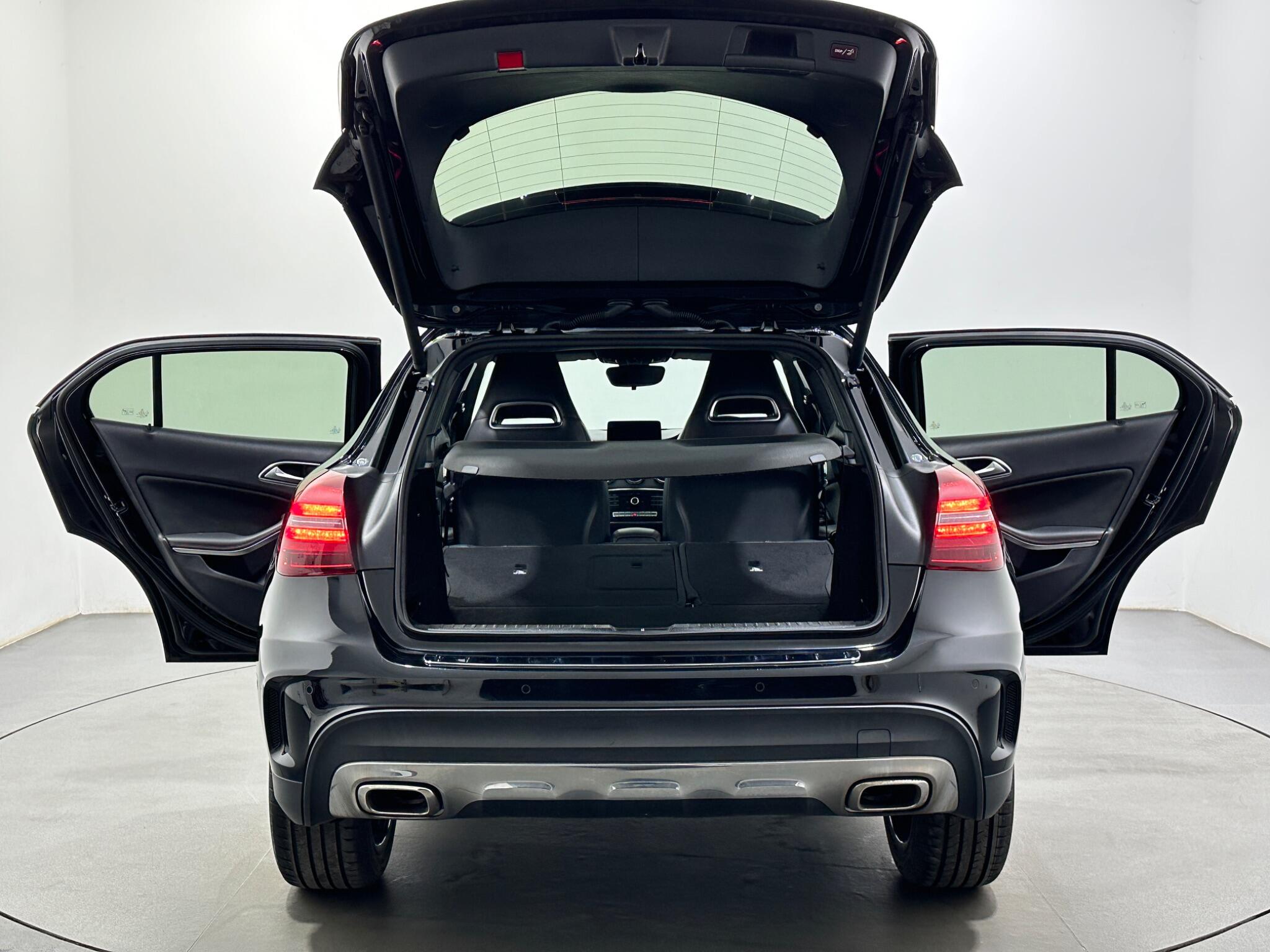 Mercedes-Benz Gla view 44
