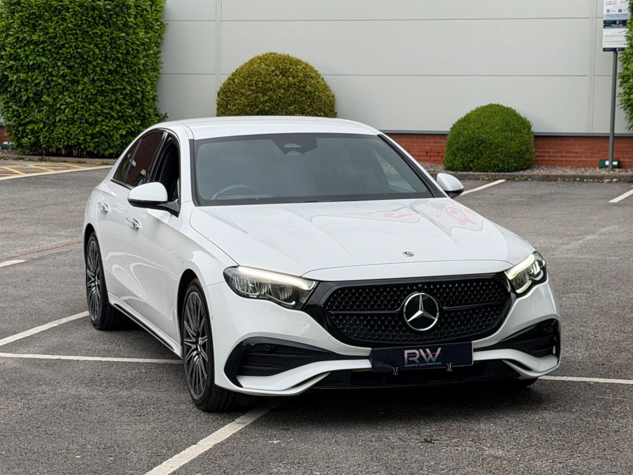 Mercedes-Benz E Class view 11