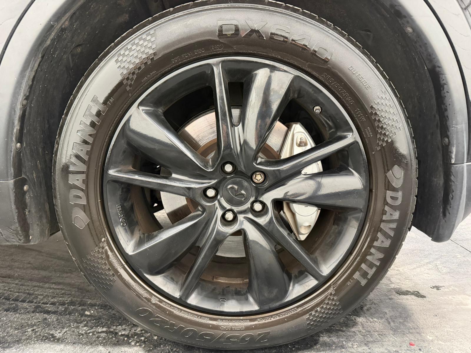 Infiniti QX70 view 25