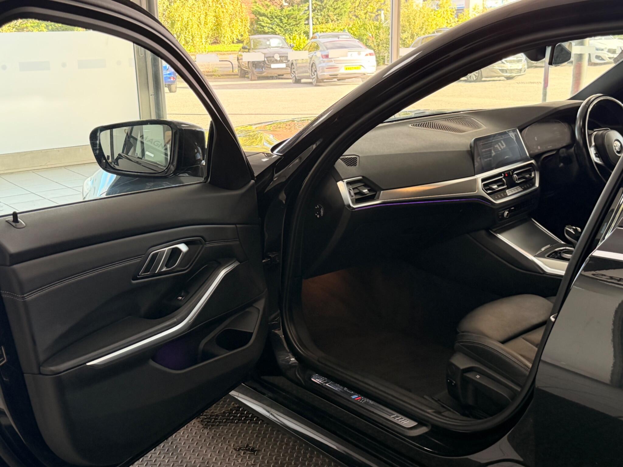 BMW 3 Series view 27