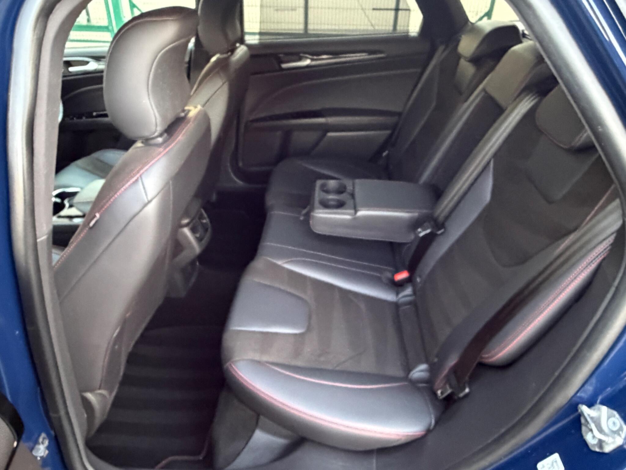 Ford Mondeo view 59