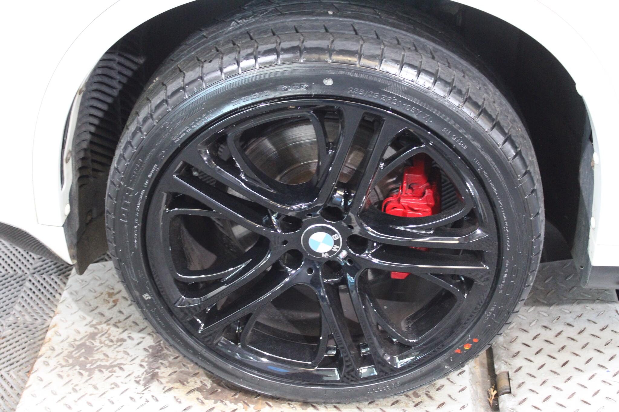 BMW X5 view 6
