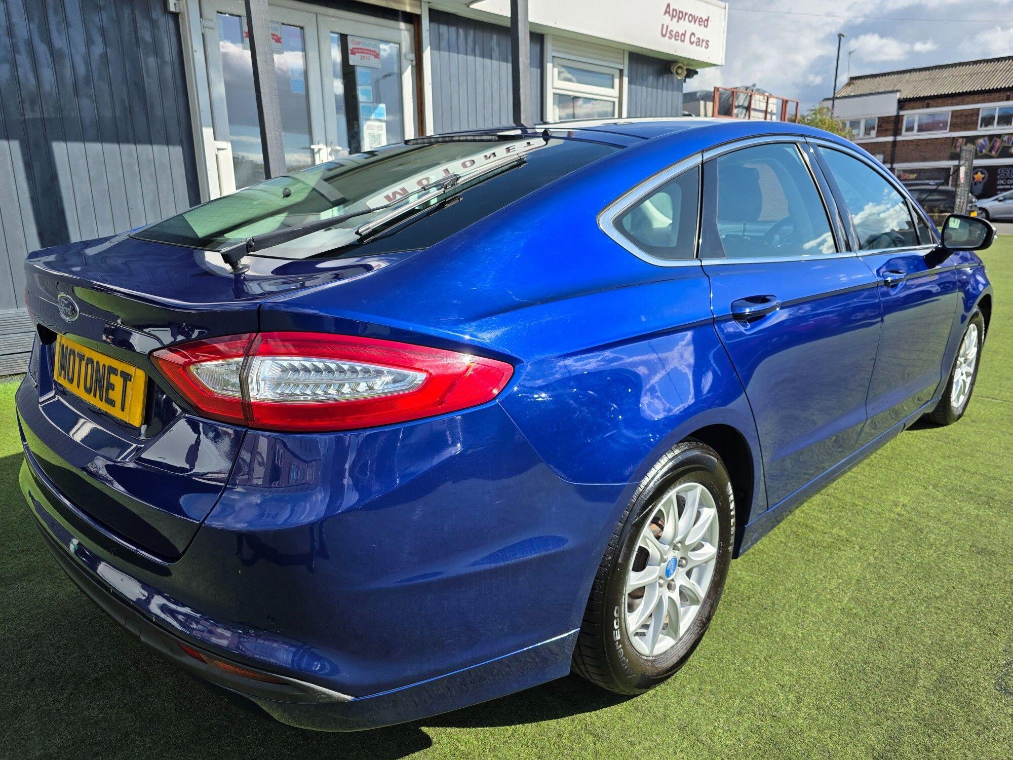 Ford Mondeo view 7