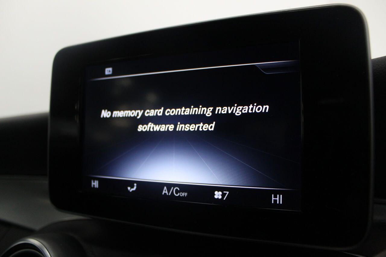 Mercedes-Benz C-Class view 34