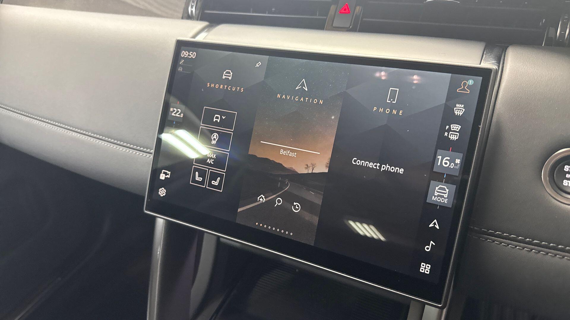 Land Rover Discovery Sport view 11