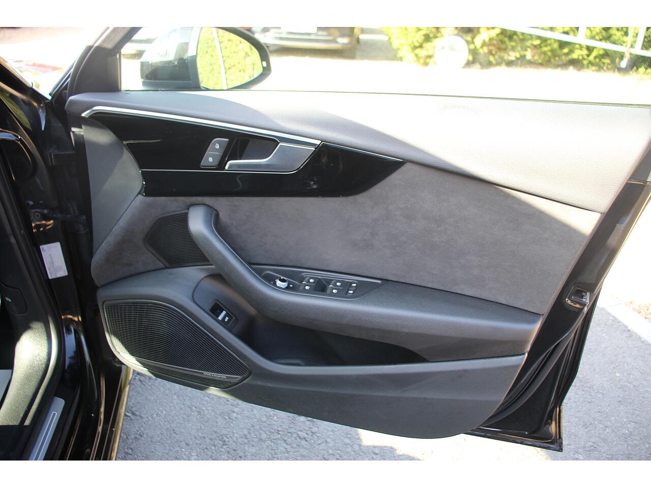 Audi A4 view 28