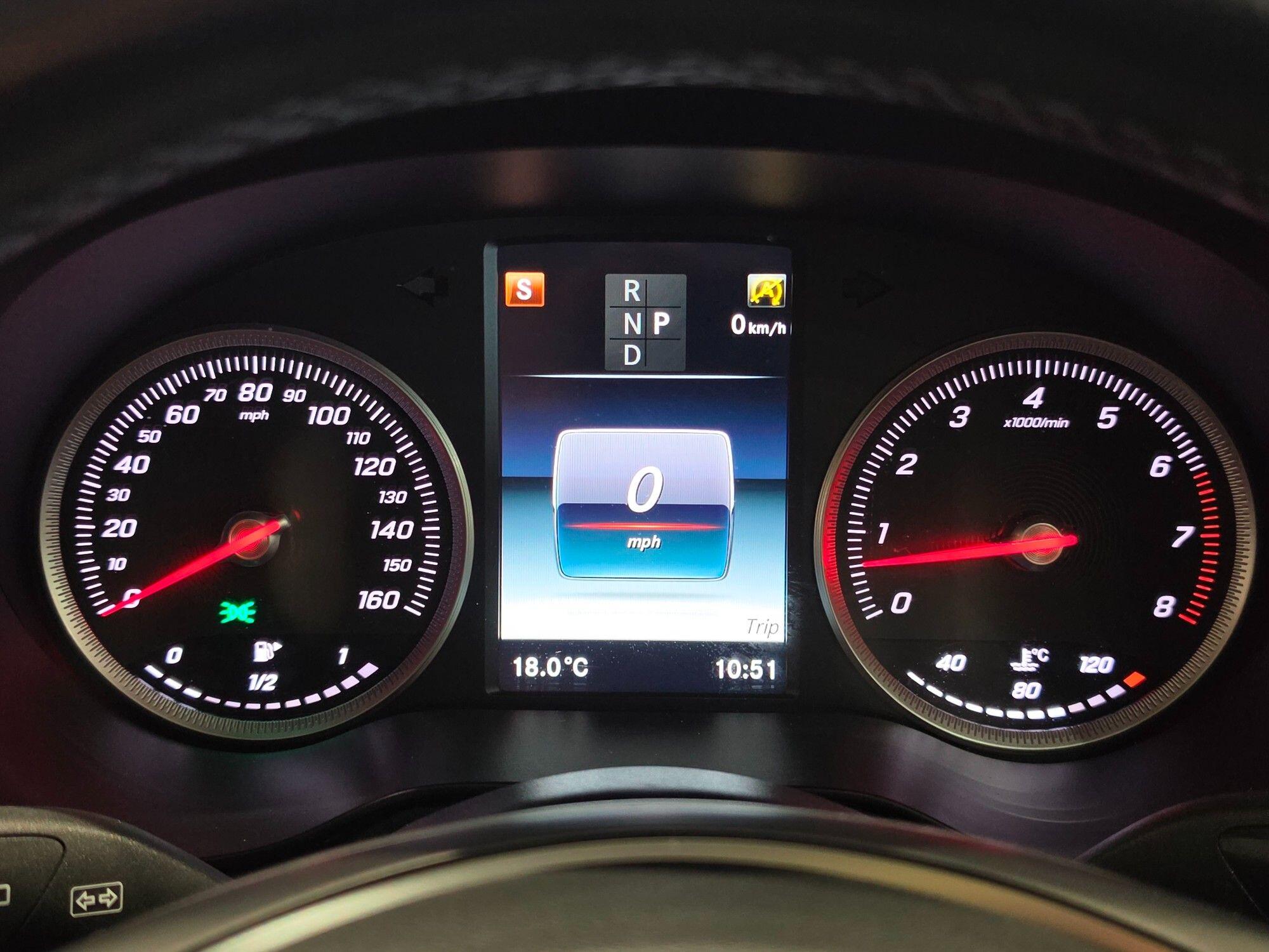 Mercedes-Benz GLC view 30