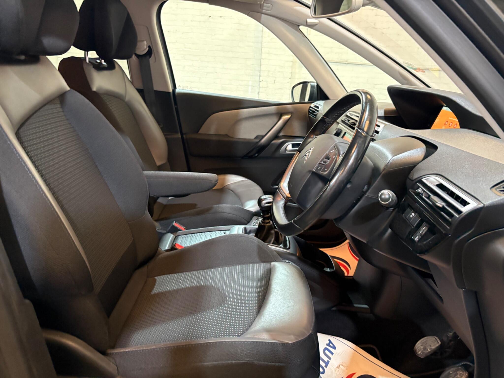 Citroen Grand C4 Spacetourer view 22