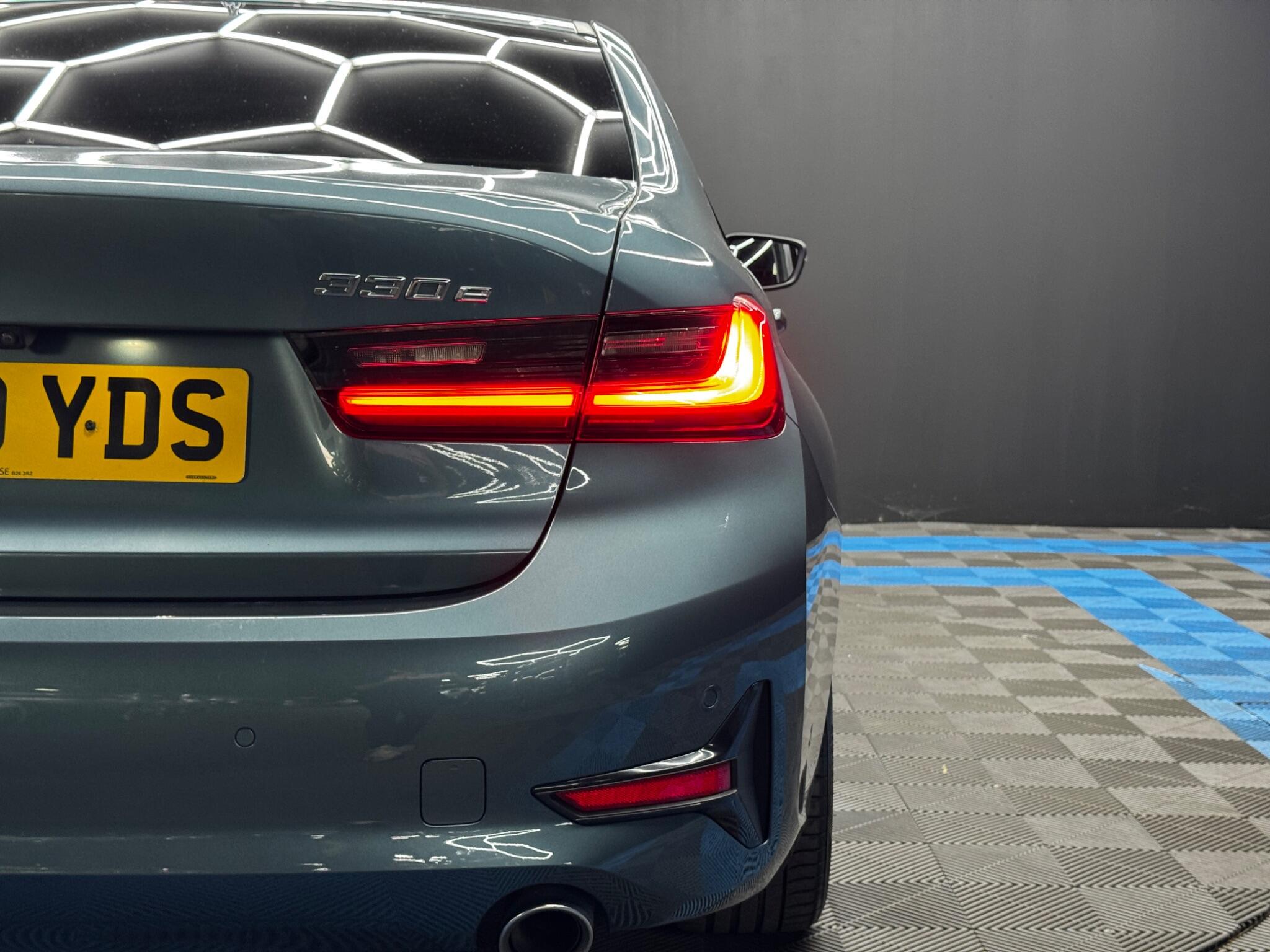 BMW 3 Series view 38