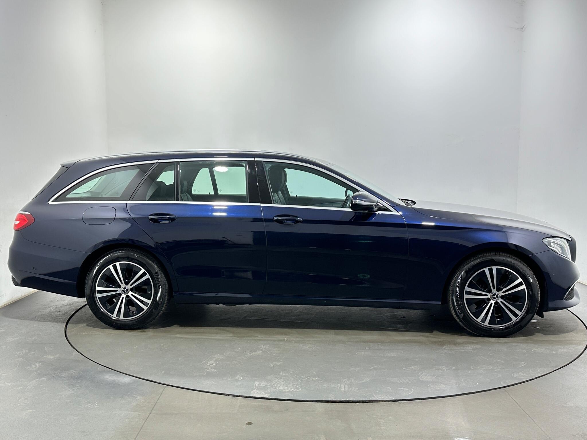 Mercedes-Benz E-Class view 9