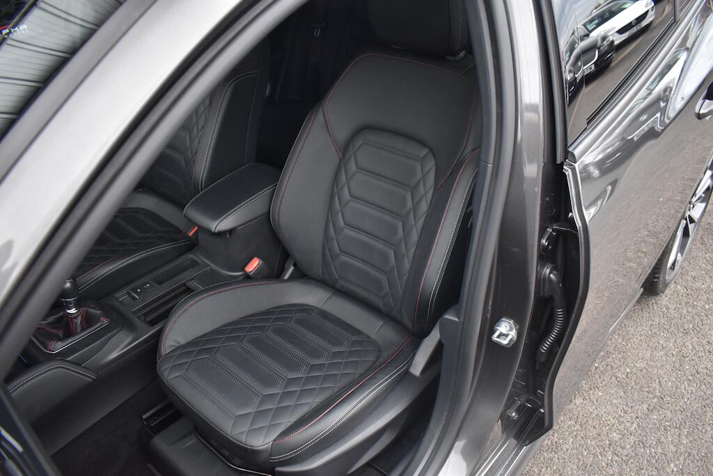 Ford Focus view 38