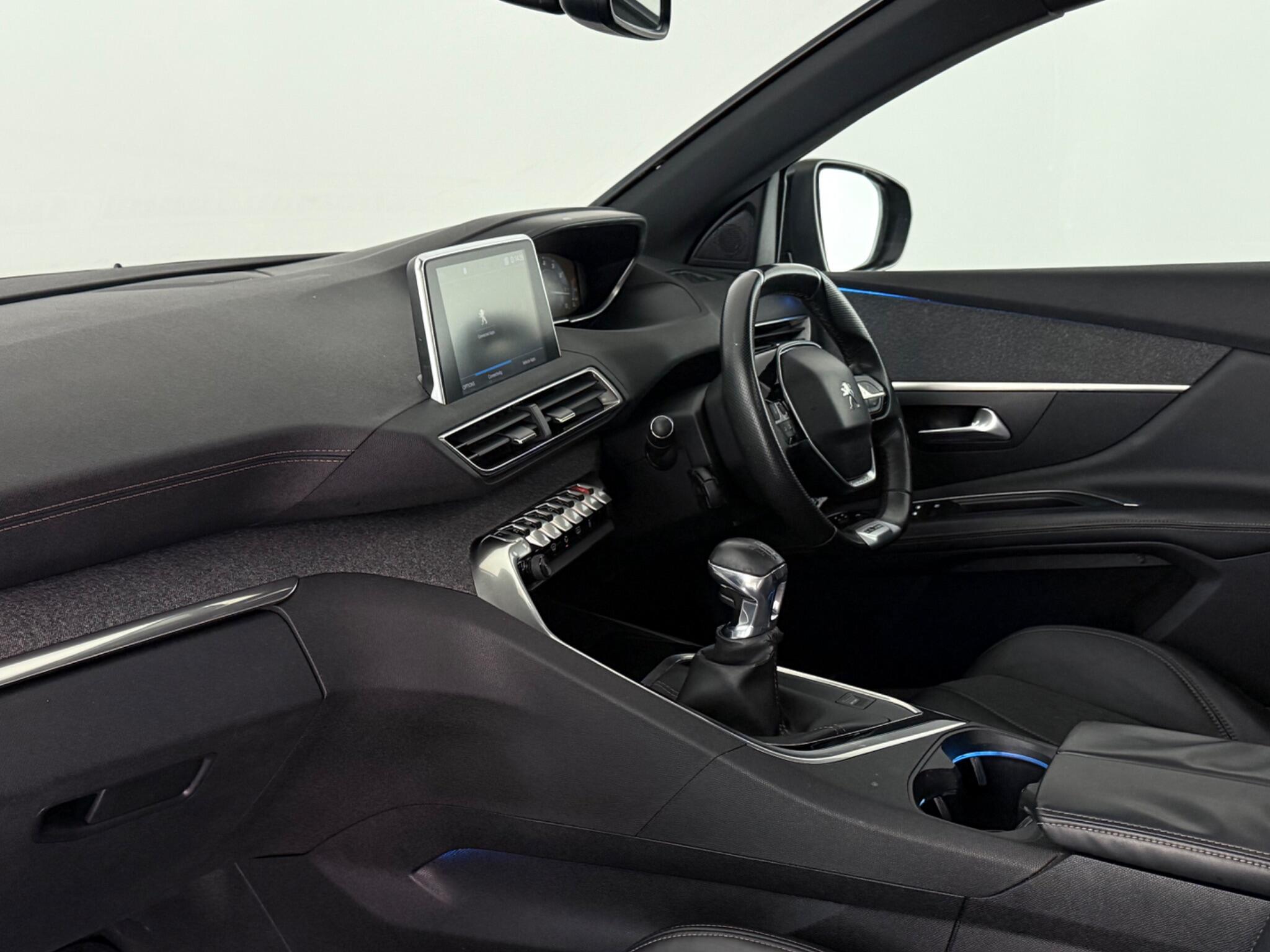 Peugeot 3008 view 12