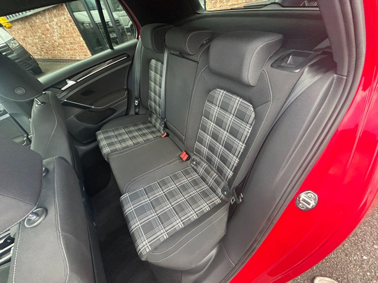 Volkswagen Golf view 13