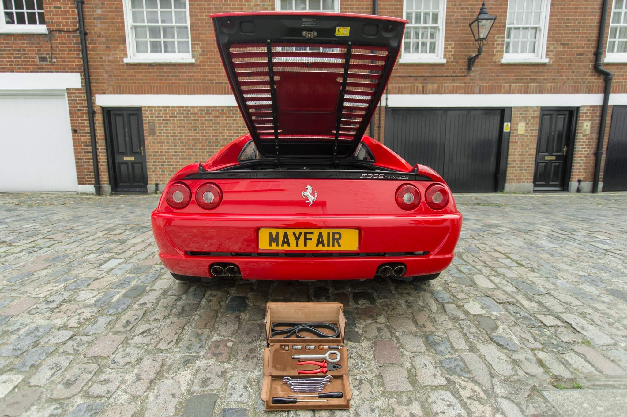 Ferrari F355 view 18
