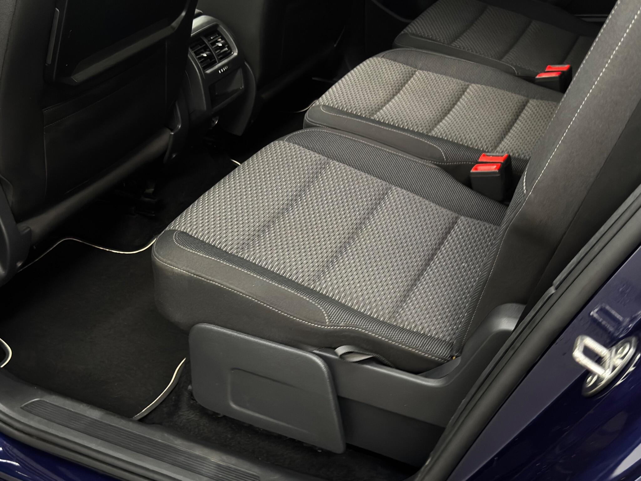 Volkswagen Touran view 53