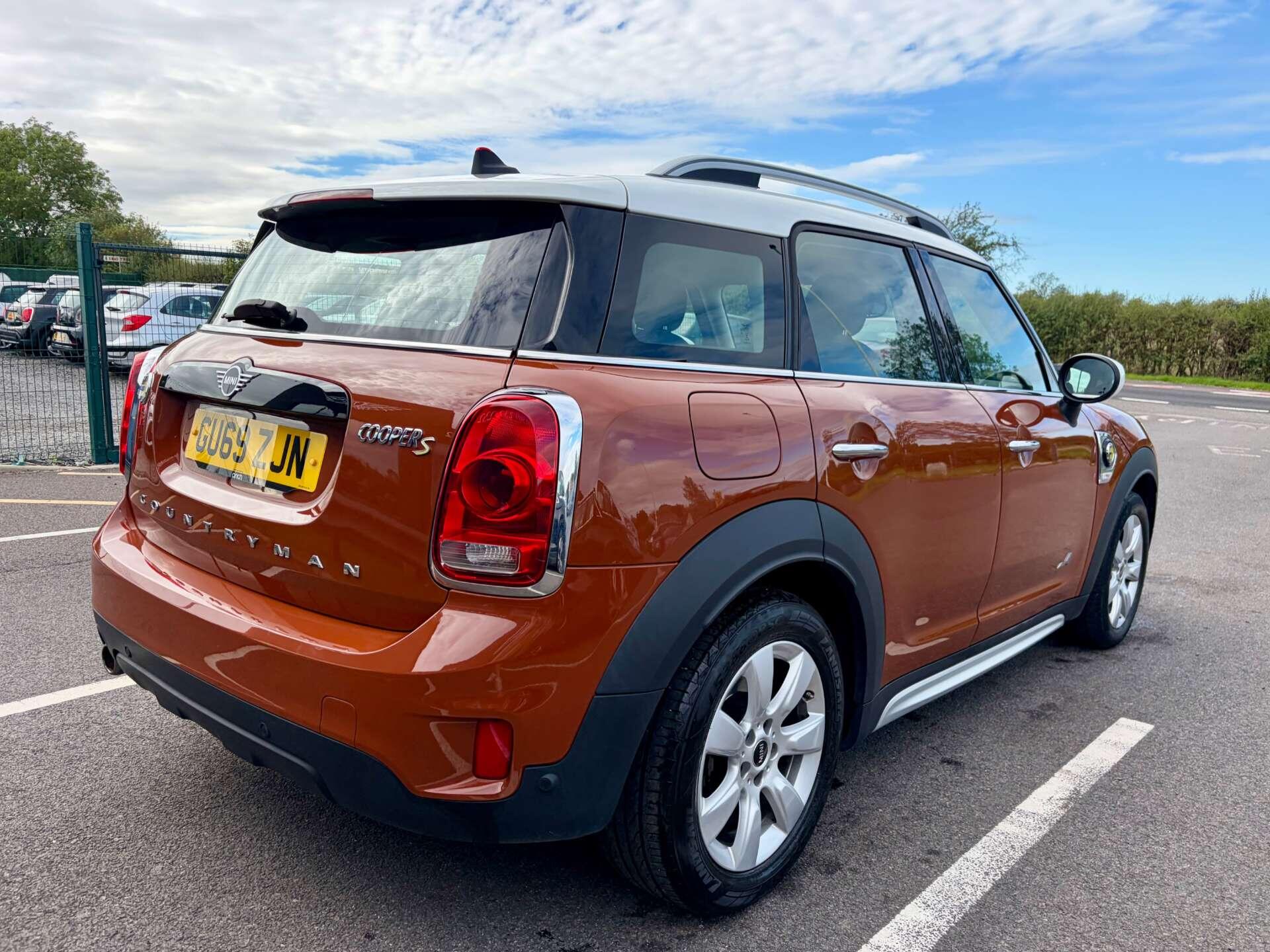 Mini Countryman view 8