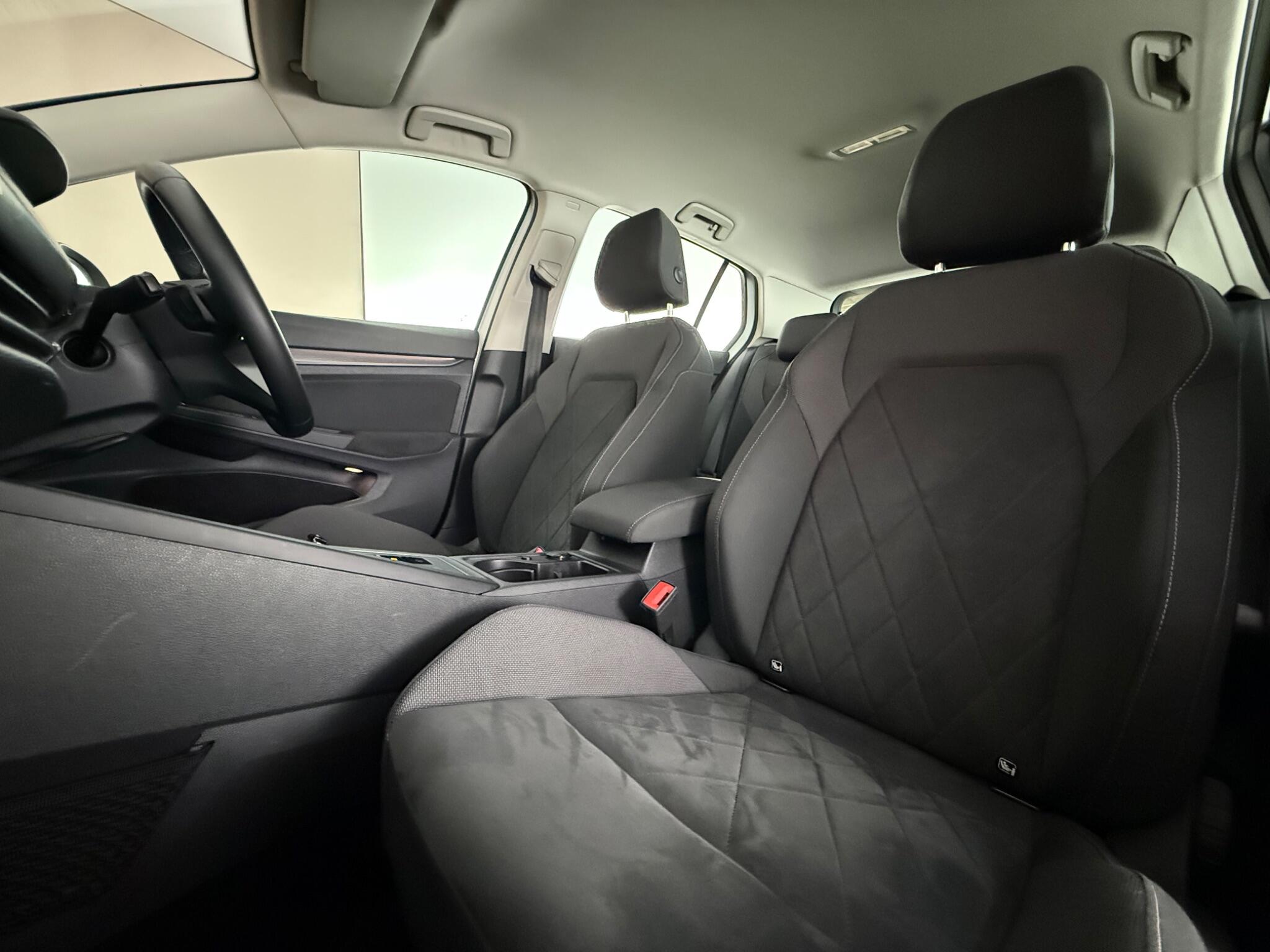 Volkswagen Golf view 31