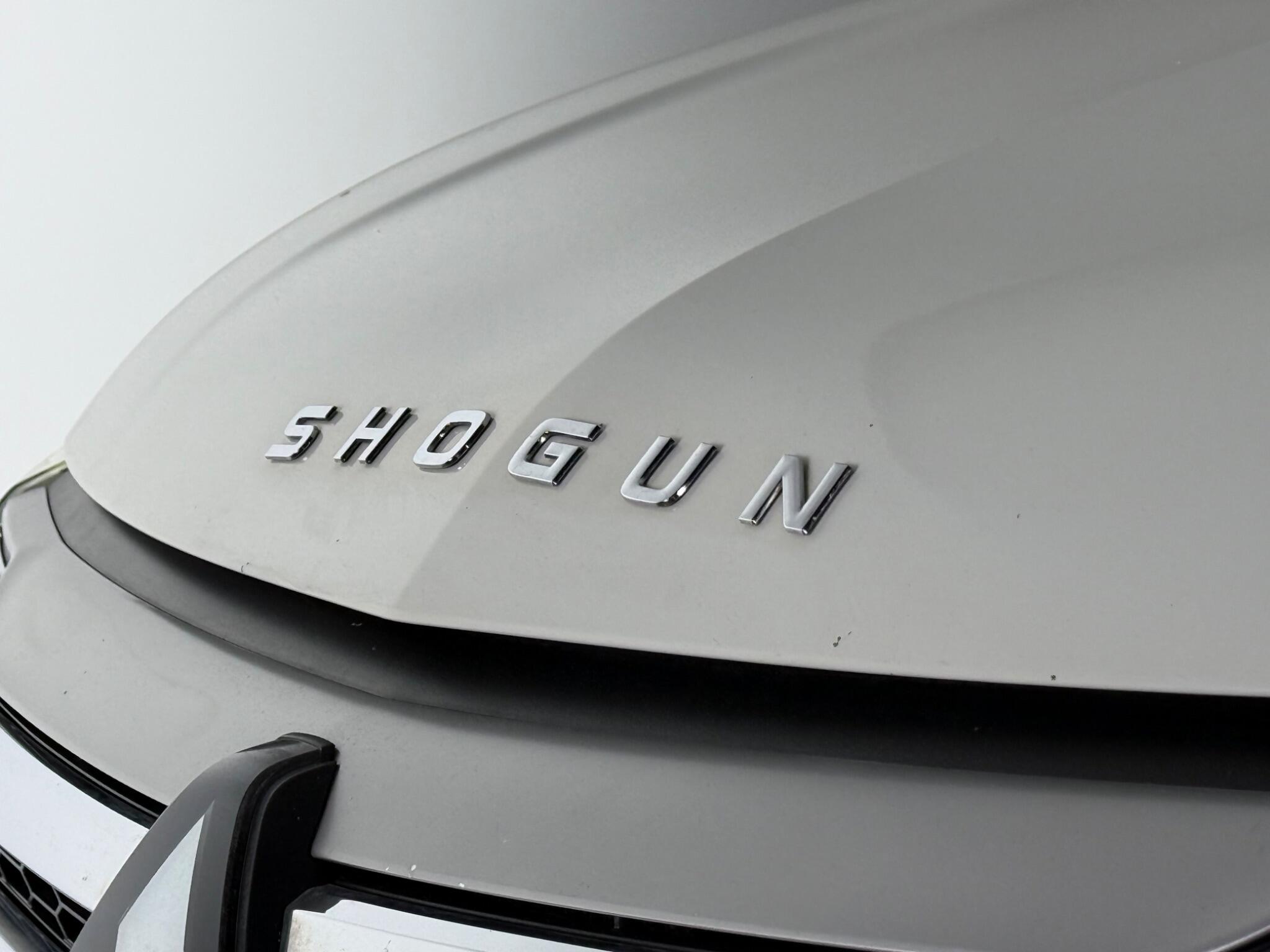 Mitsubishi Shogun Sport view 11