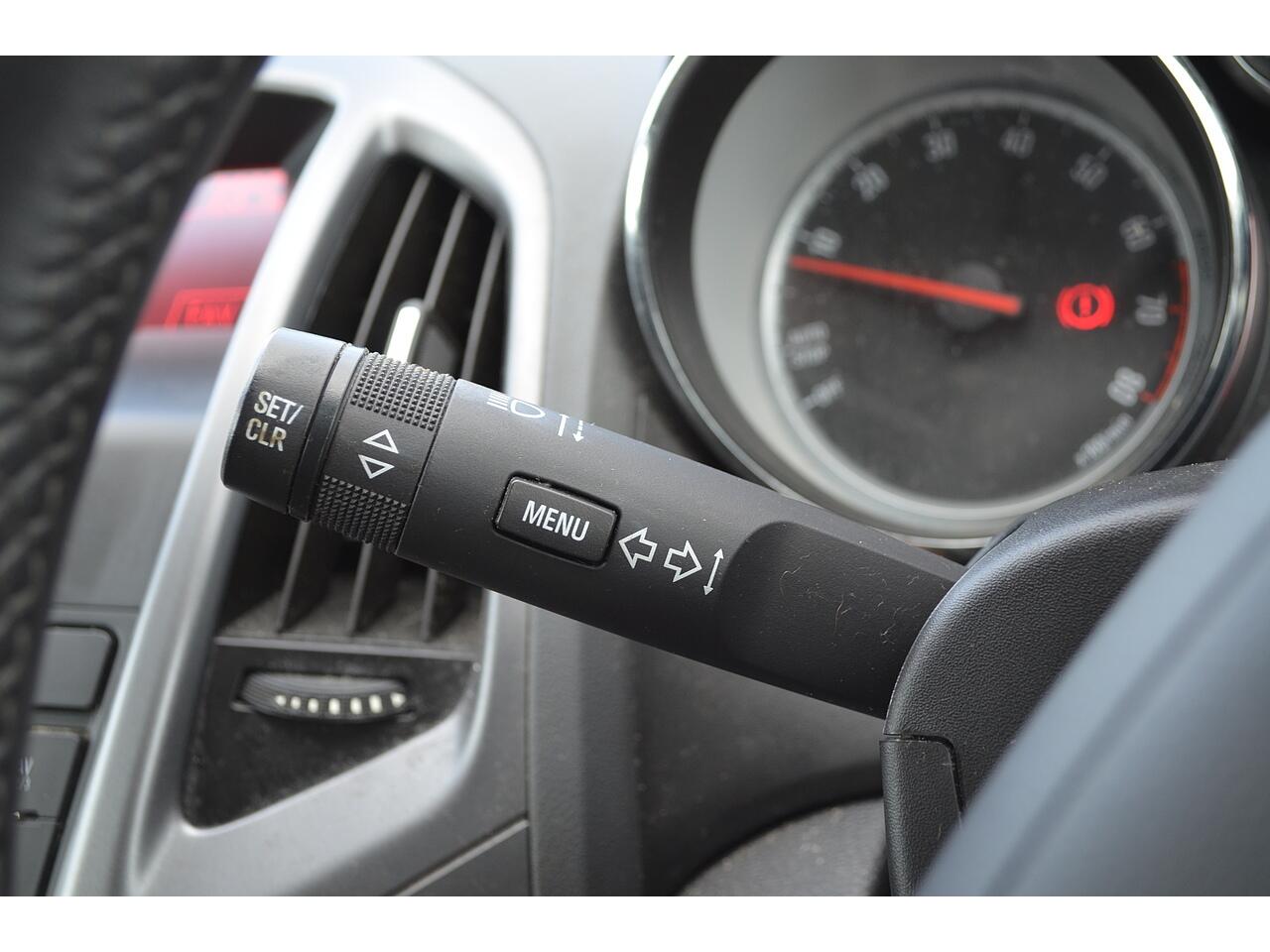 Vauxhall Astra GTC view 27