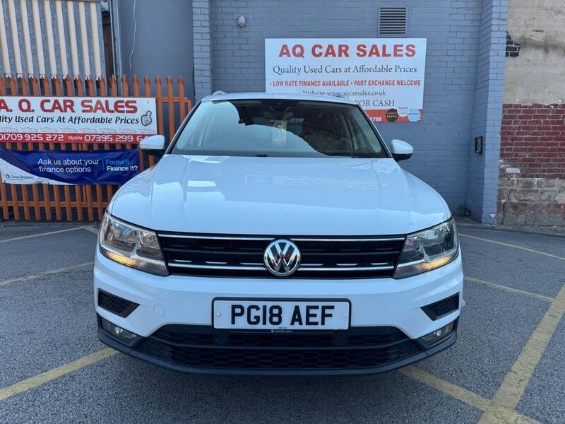 Volkswagen Tiguan view 2