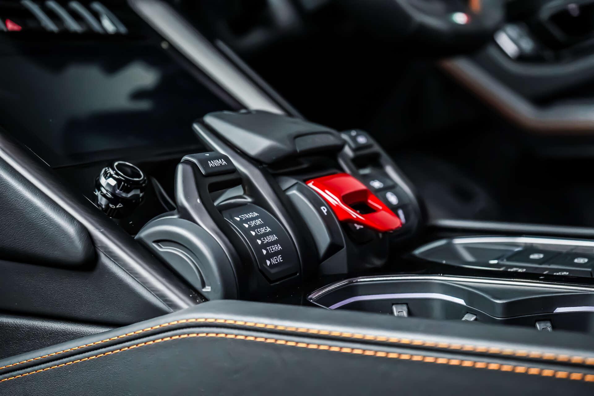 Lamborghini Urus view 25