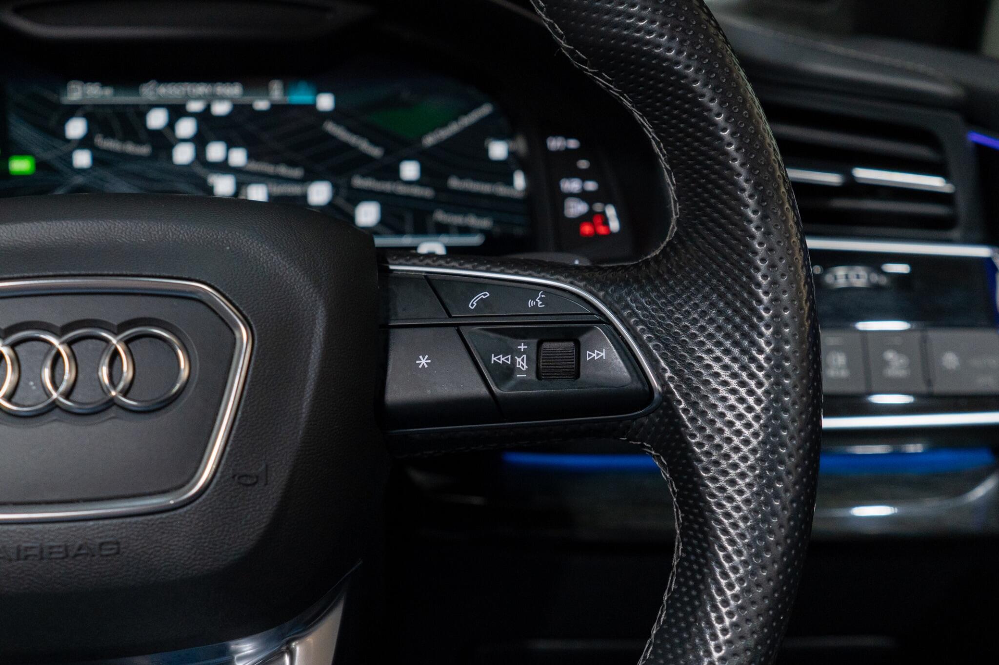 Audi SQ7 view 33