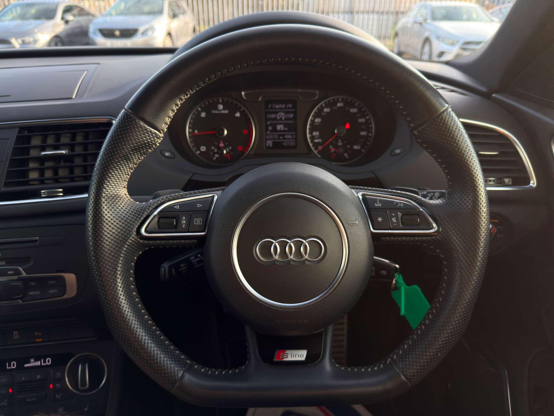 Audi Q3 view 55