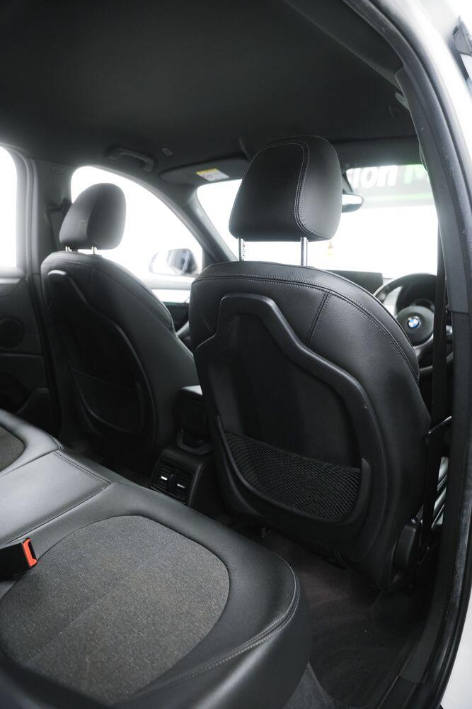BMW X1 view 16