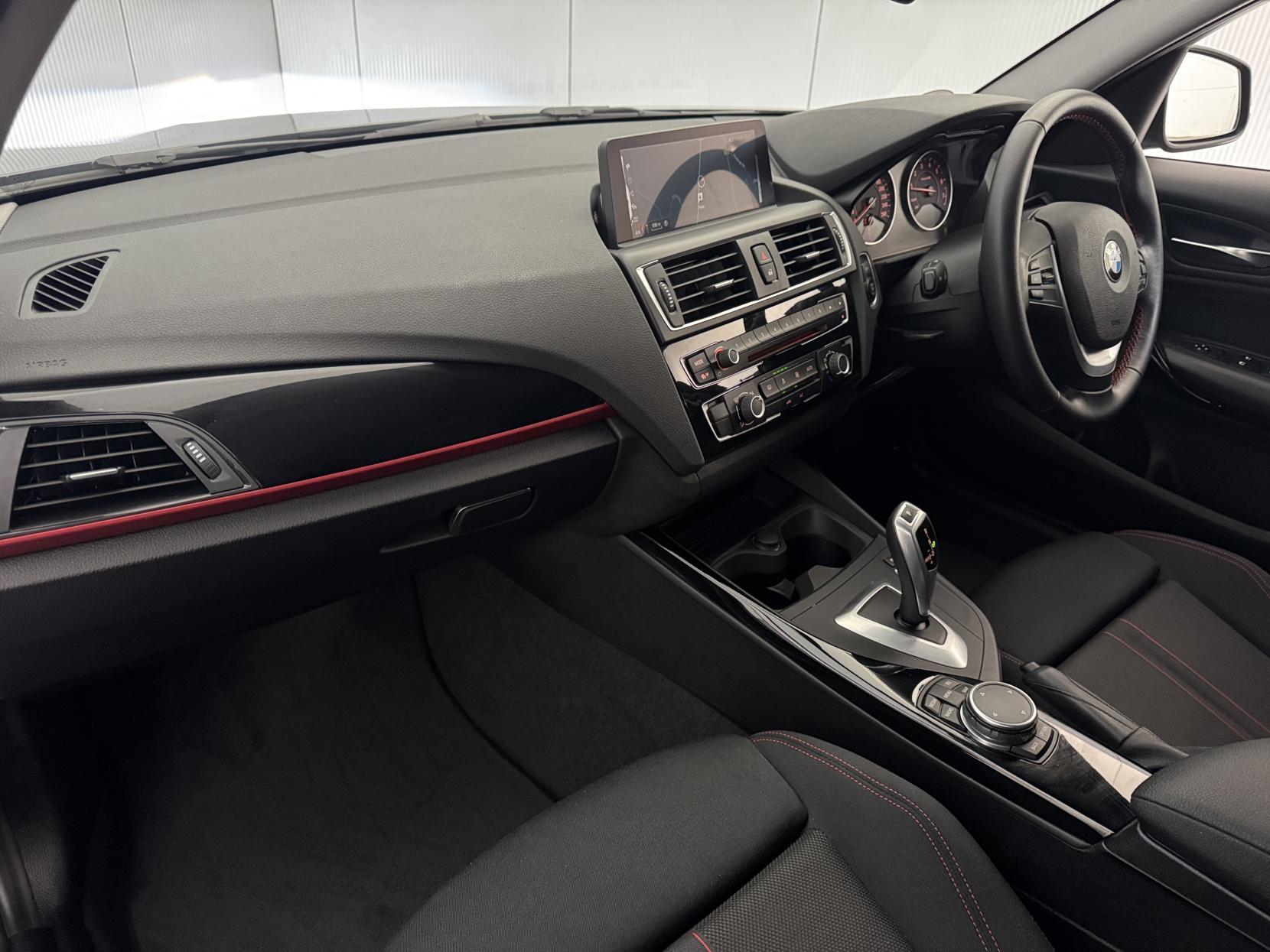 BMW 1 Series view 50