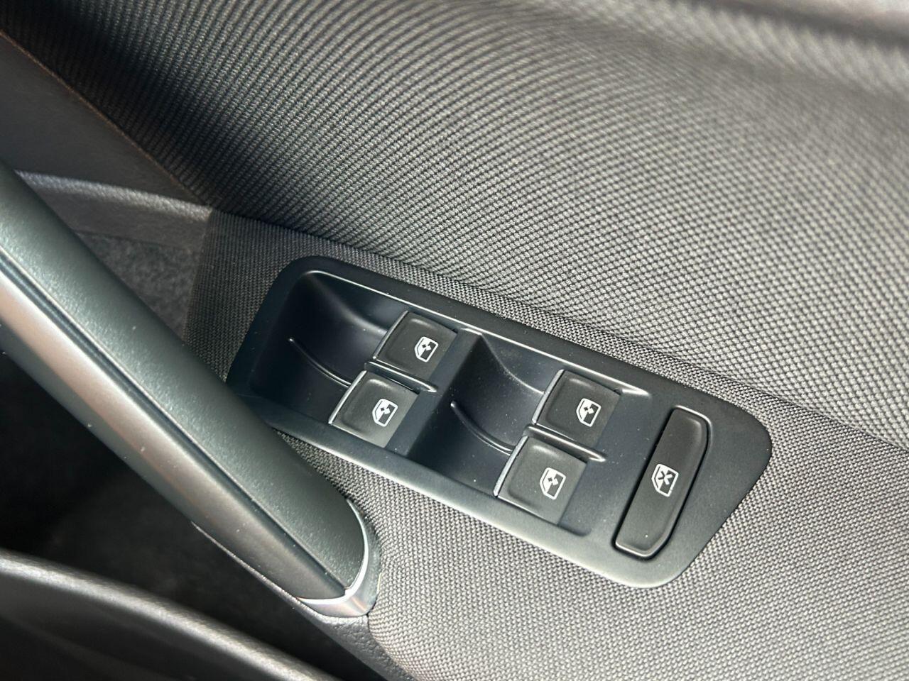 Volkswagen Golf view 30