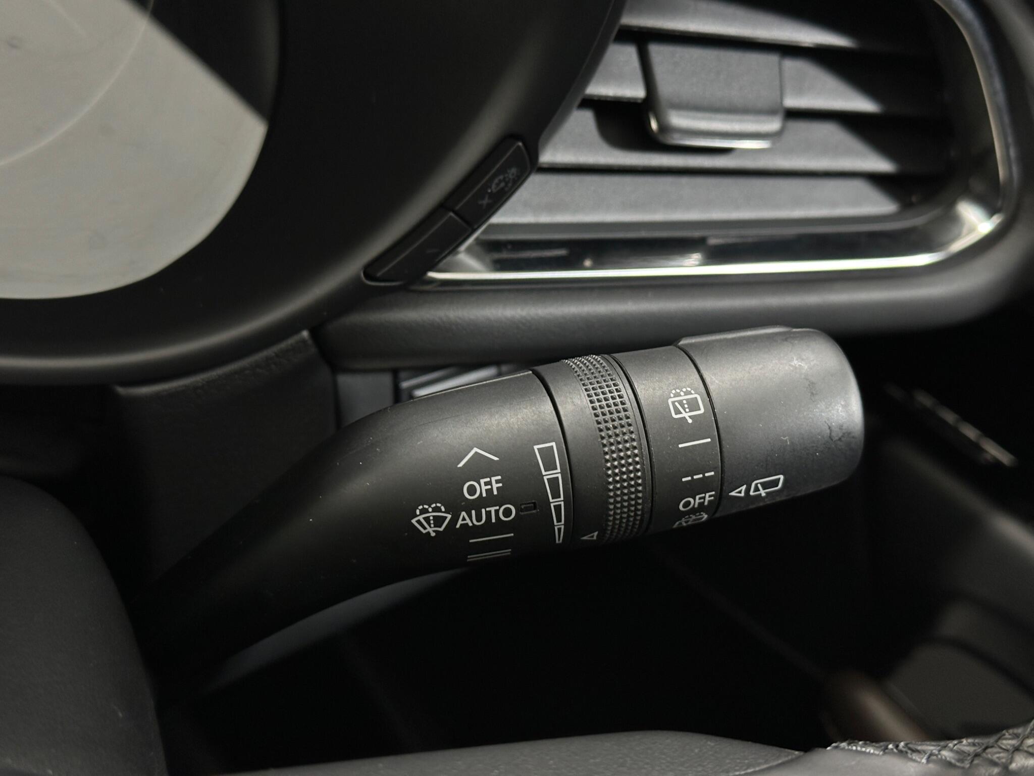 Mazda CX-30 view 17